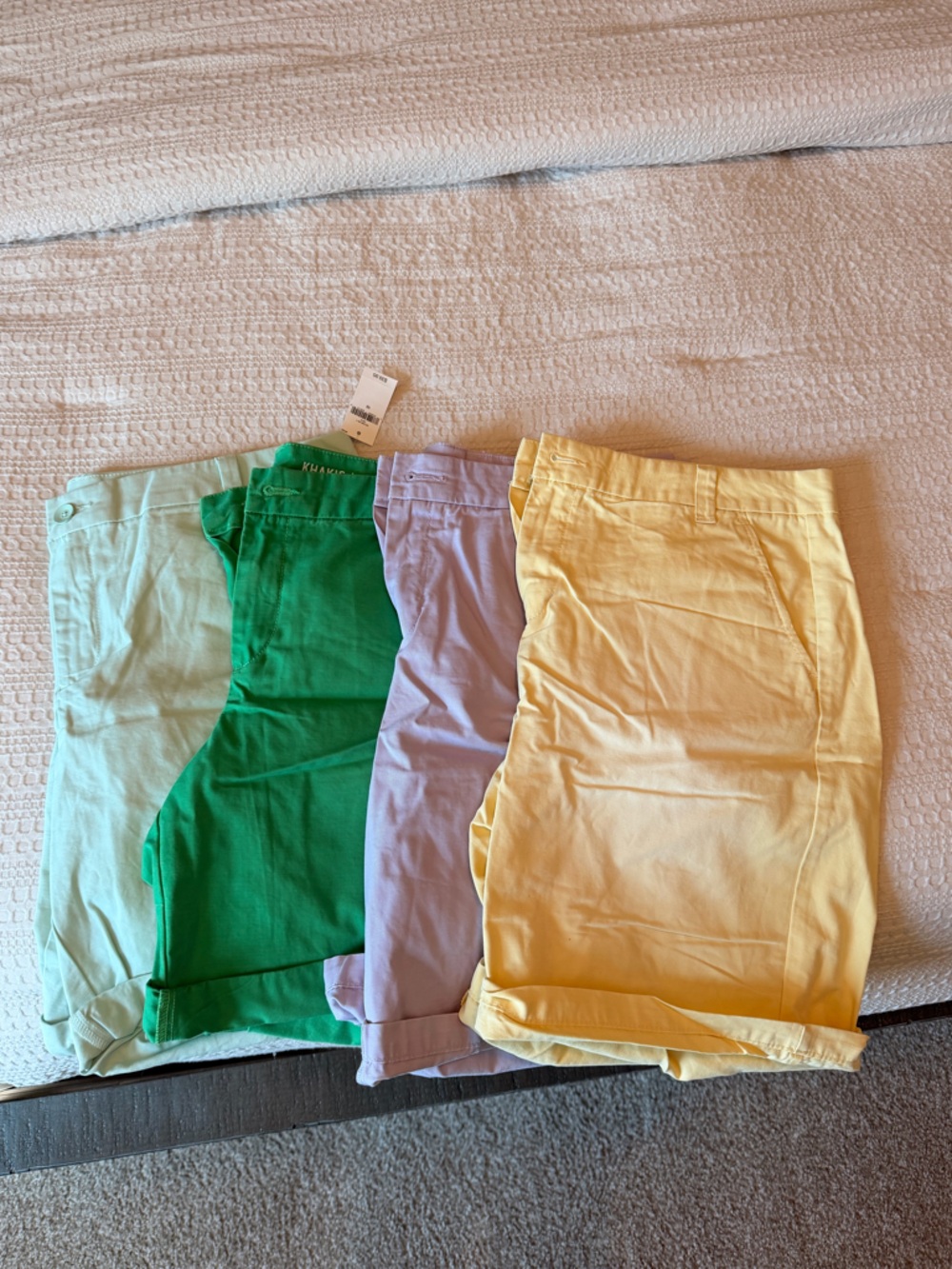 Set of 4 pairs GAP bermuda length shorts. All size 10